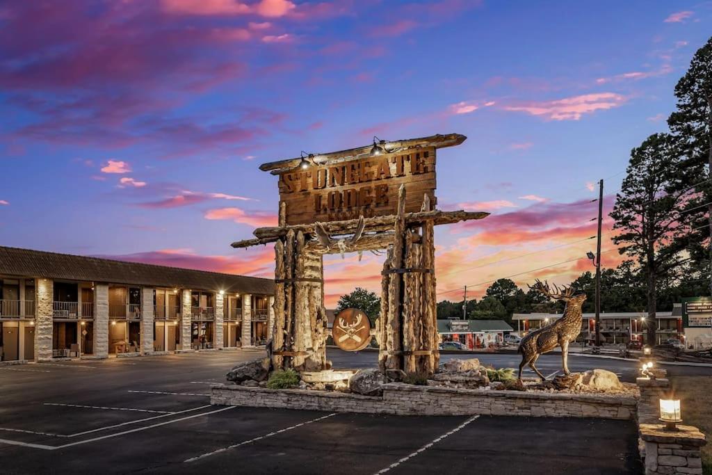 Stonegate Lodge King Bed, Wifi, 50In Tv, Fire Pit, Salt Water Pool Room # 310 Eureka Springs Εξωτερικό φωτογραφία